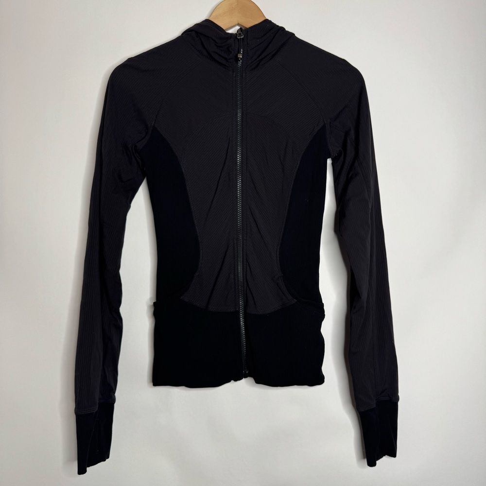 Lululemon In Flux Black Jacket size 2 - Picture 3 of 10